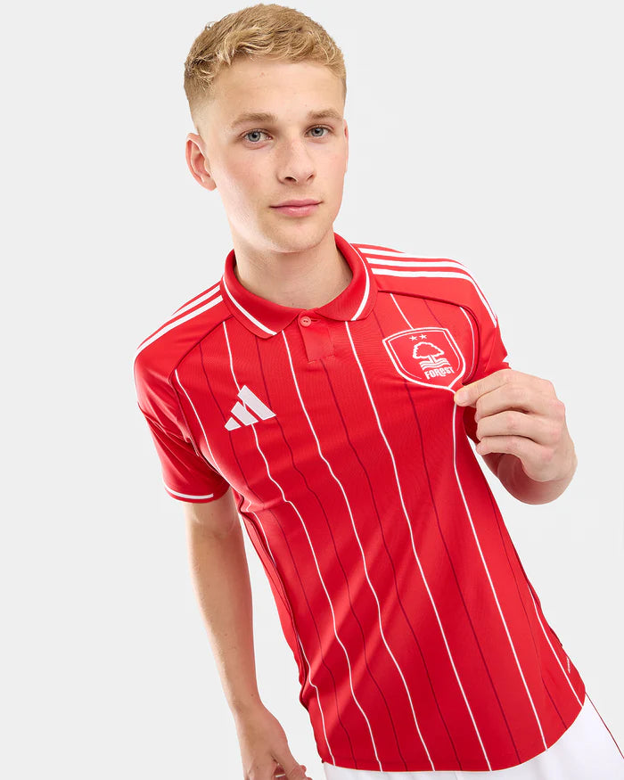 Camisa Nottingham Forest I - 2025/26